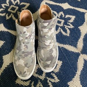 Pink Lily camo wedge sneaker